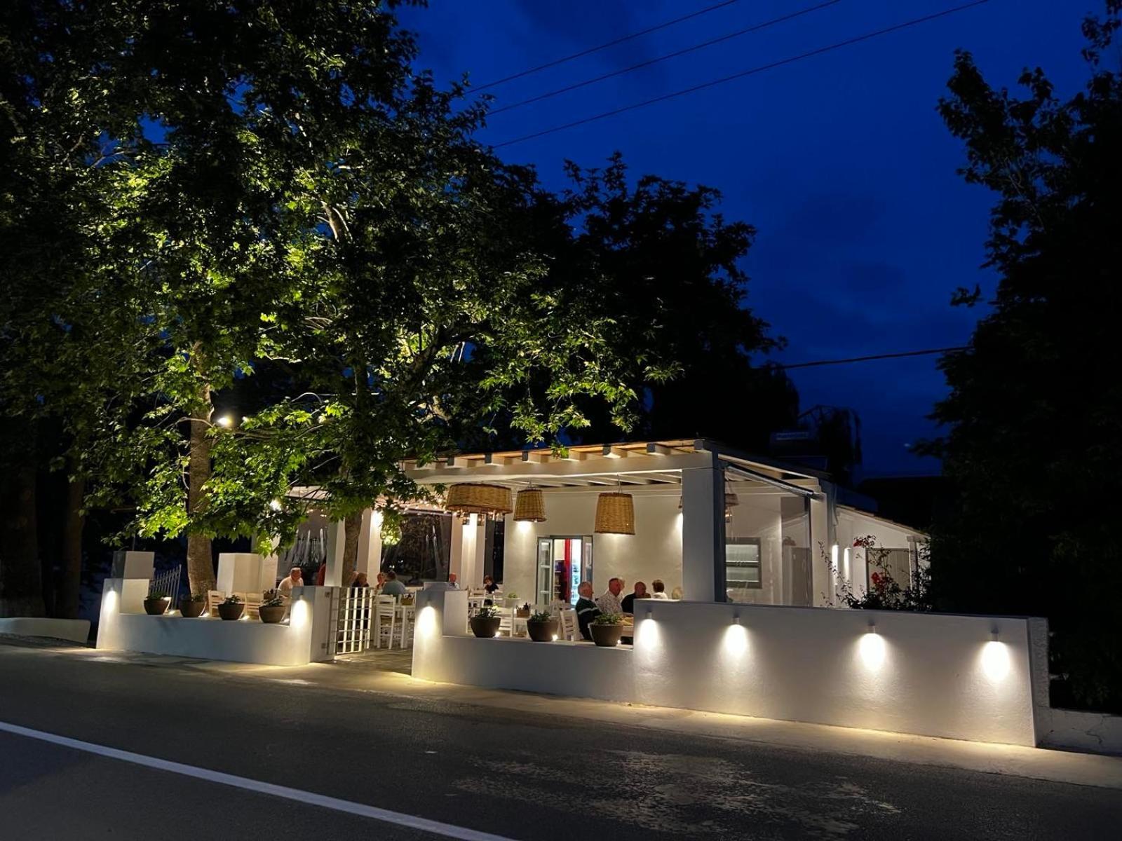 Paris Studios & Apartment Agia Paraskevi  Extérieur photo